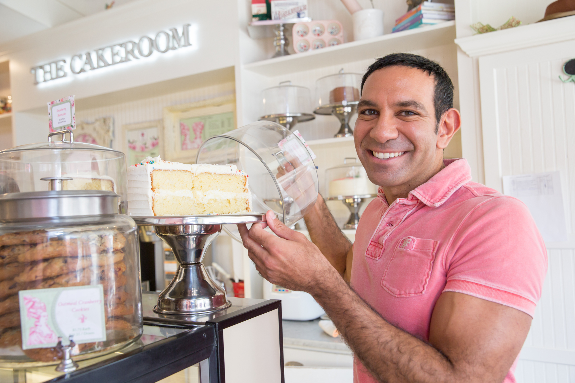 Here's how a Honduran pharmacist came to open her own bakery in West Racine