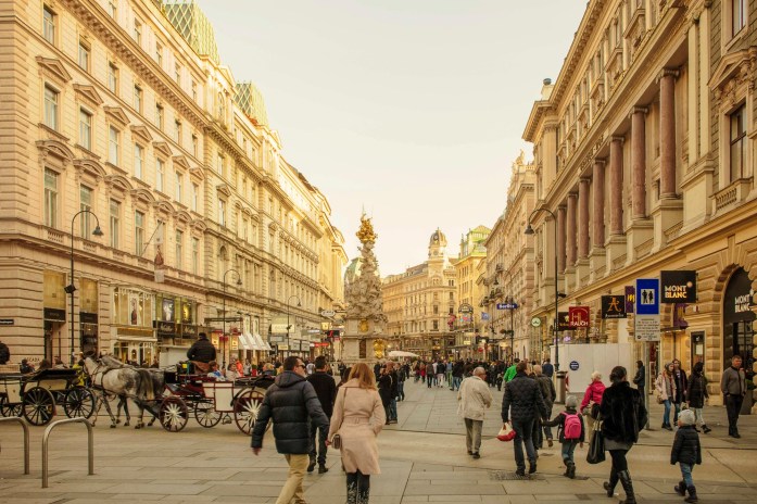 VIENNA_Discover-Feed_Vienna_Appel_141100_0017_RET-copy-1.jpg