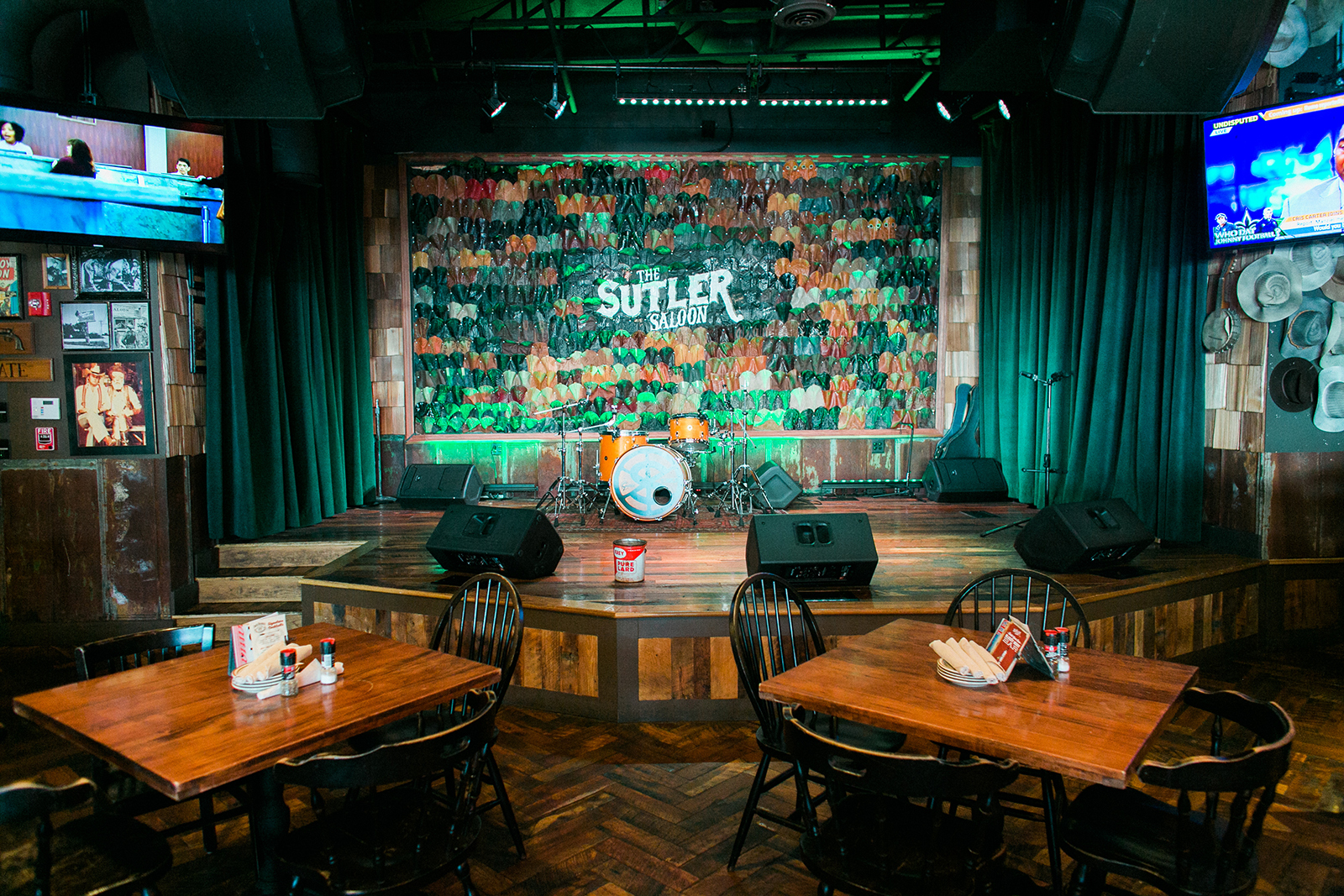Nashville Spotlight Airbnb Guests A Boon To Local Saloon The Sutler