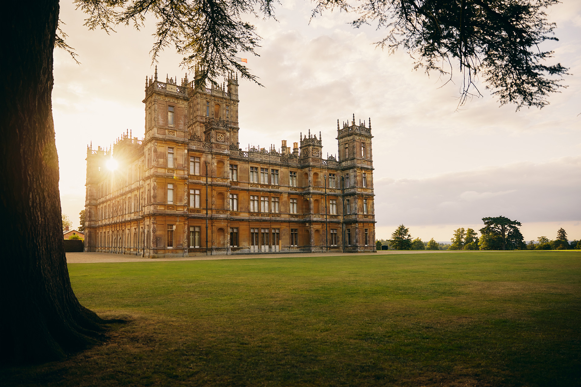 Behind the scenes of Christmas at Highclere Castle with Lady Carnarvon