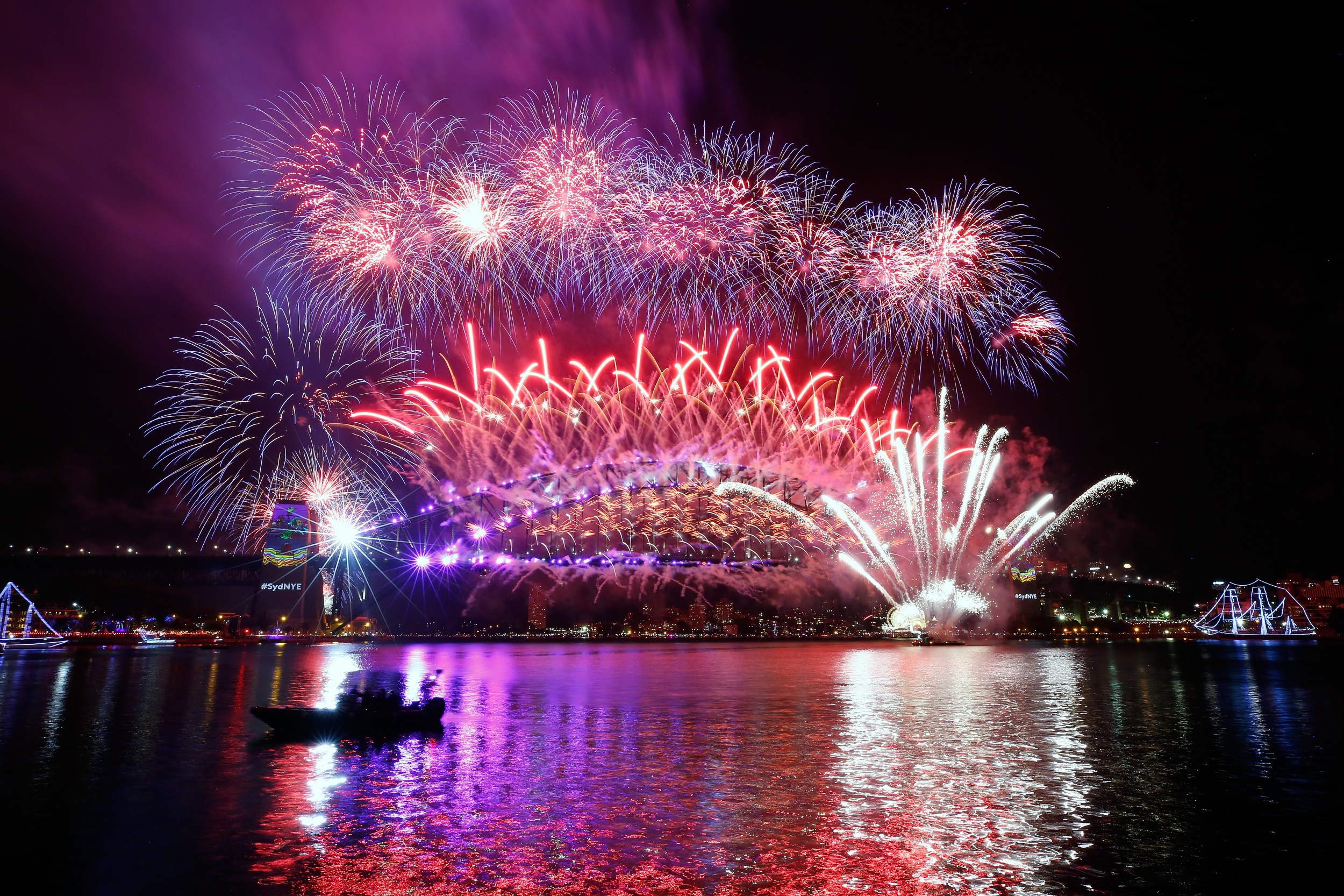 City Of Sydney Celebrates New Year’s Eve 2016