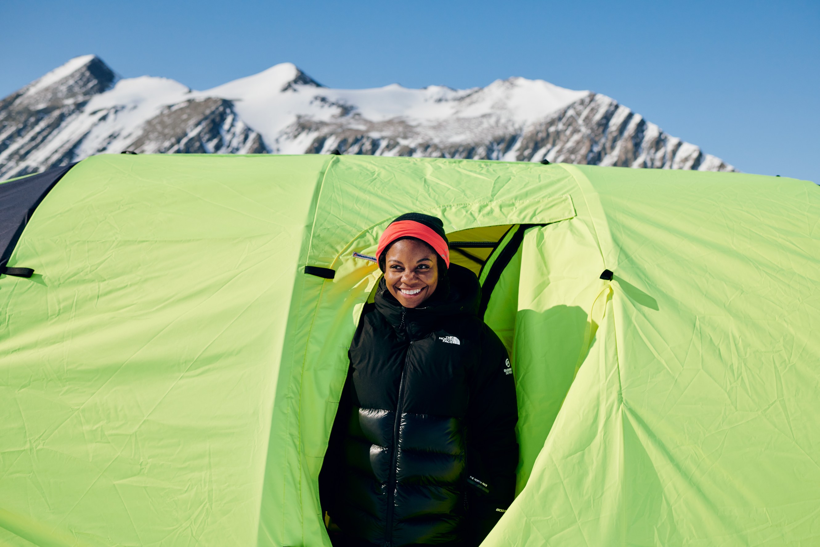 Portrait of Tynthia, based in Arizona, who is passionate about volunteer work: from Chicago to Ghana