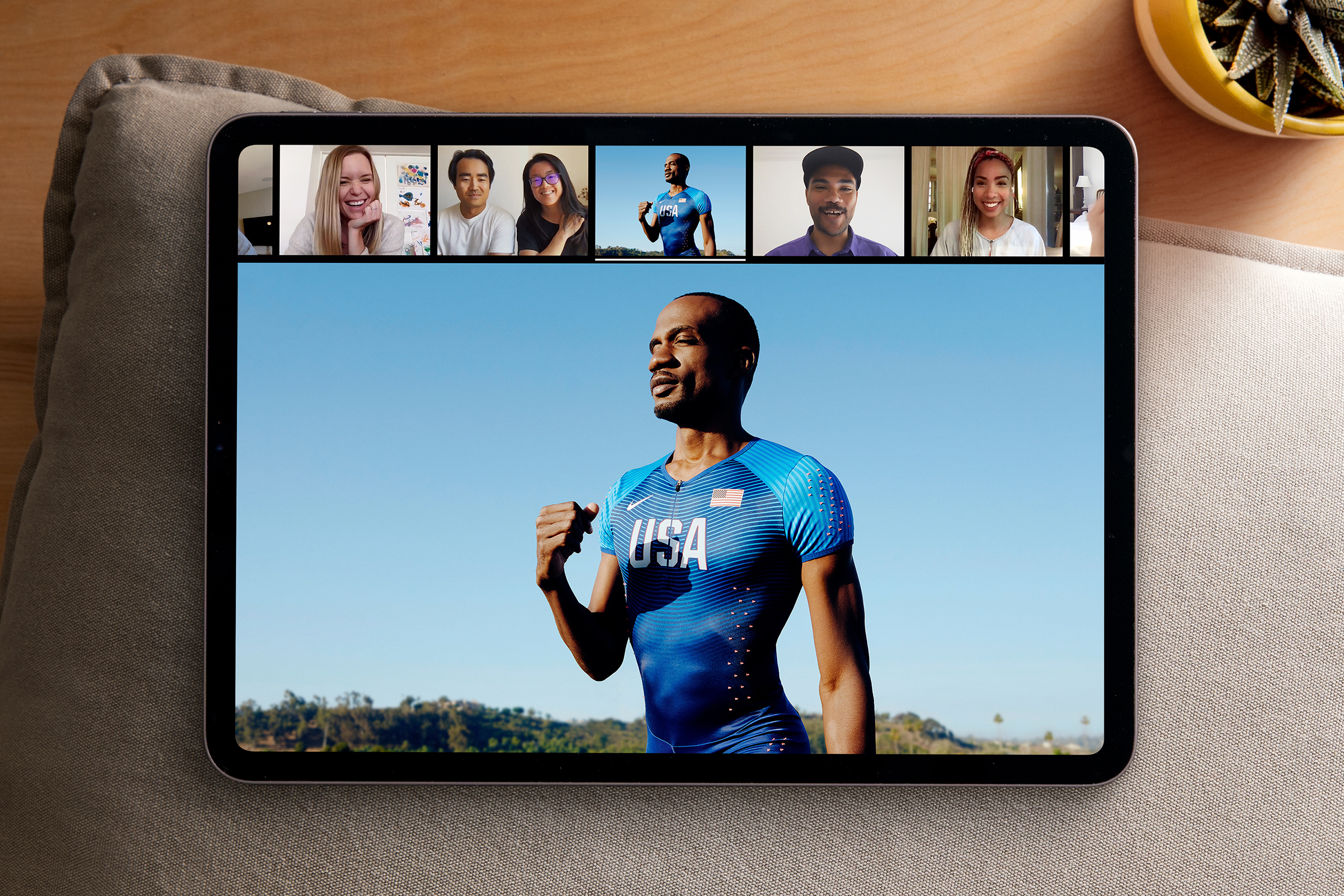 Lex Gillette, gold medalist Paralympian hosts an Airbnb Online Experience.