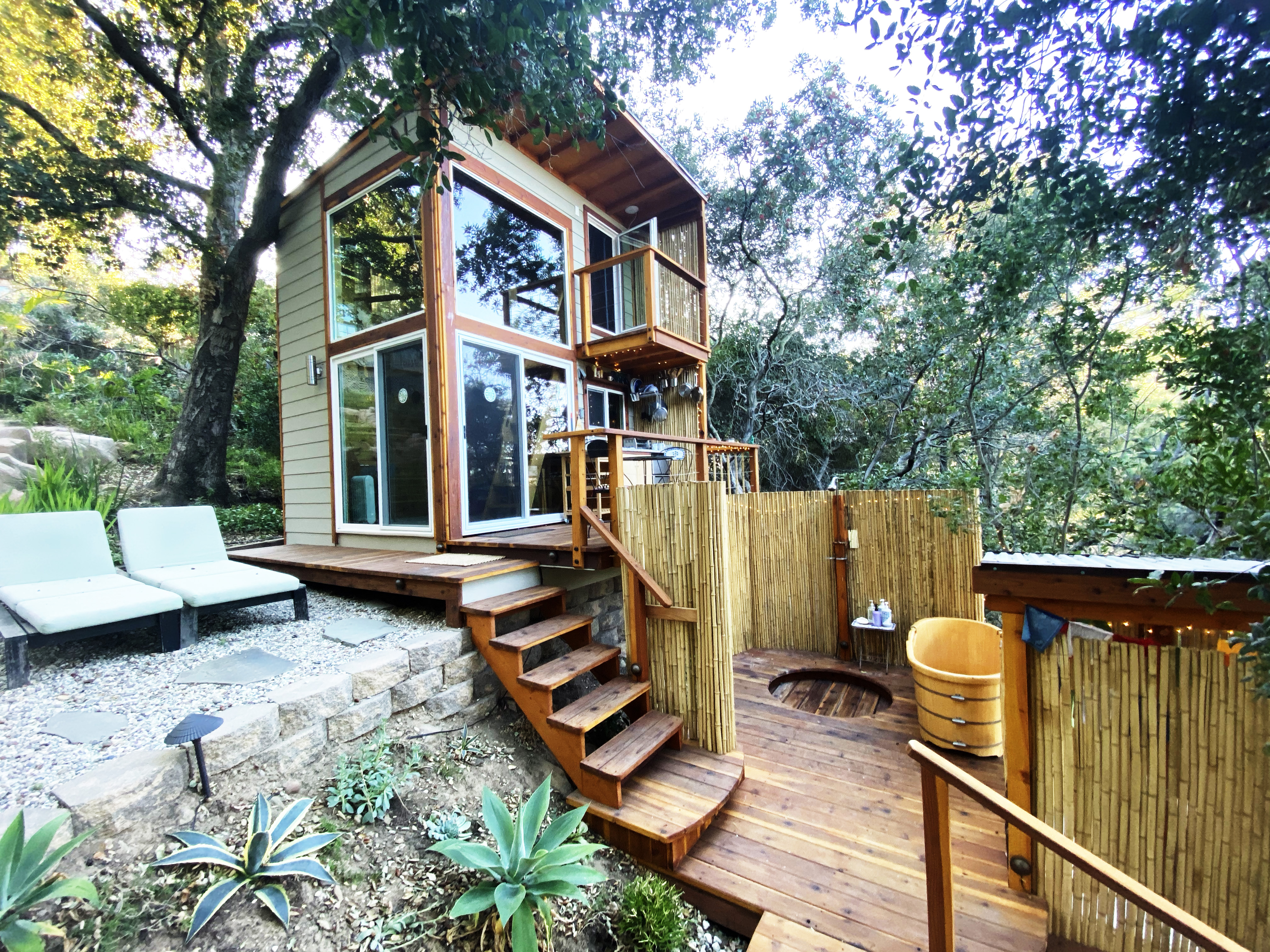 https://news.airbnb.com/wp-content/uploads/sites/4/2020/09/ShangriLaLa-Tiny-House-Mountaintop-Getaway-Topanga-CA.jpg?resize=4032%2C3024