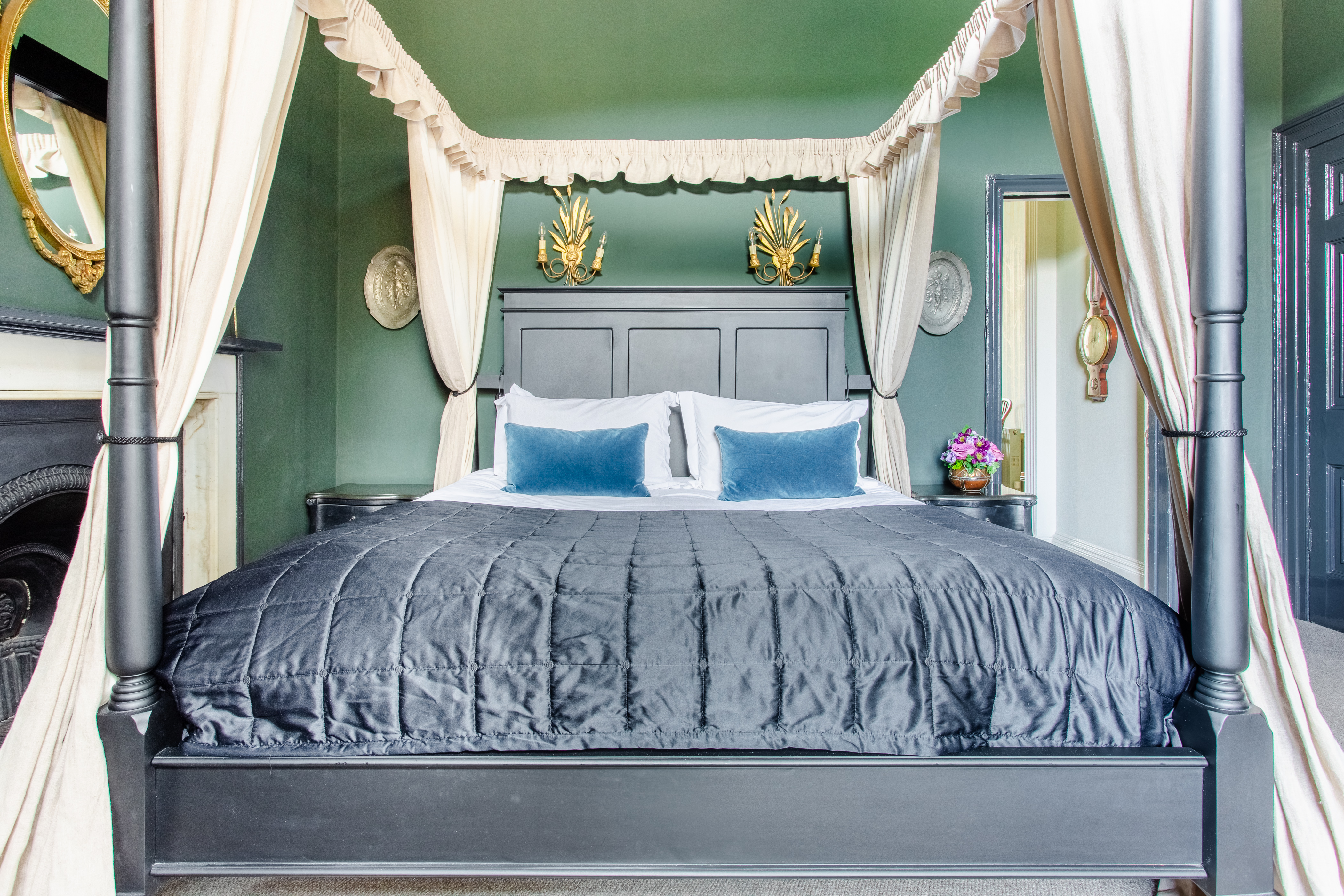 Bed  Inspo from Airbnb  for the Extra Hour of Sleep