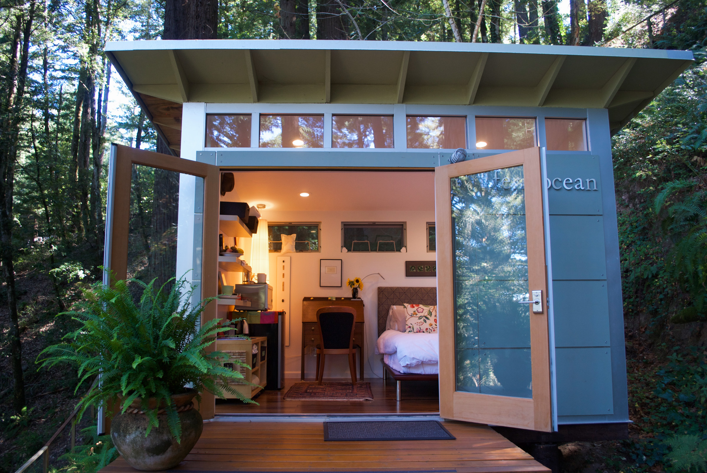 Romantic Studio in the California Redwoods (Woodside, CA)