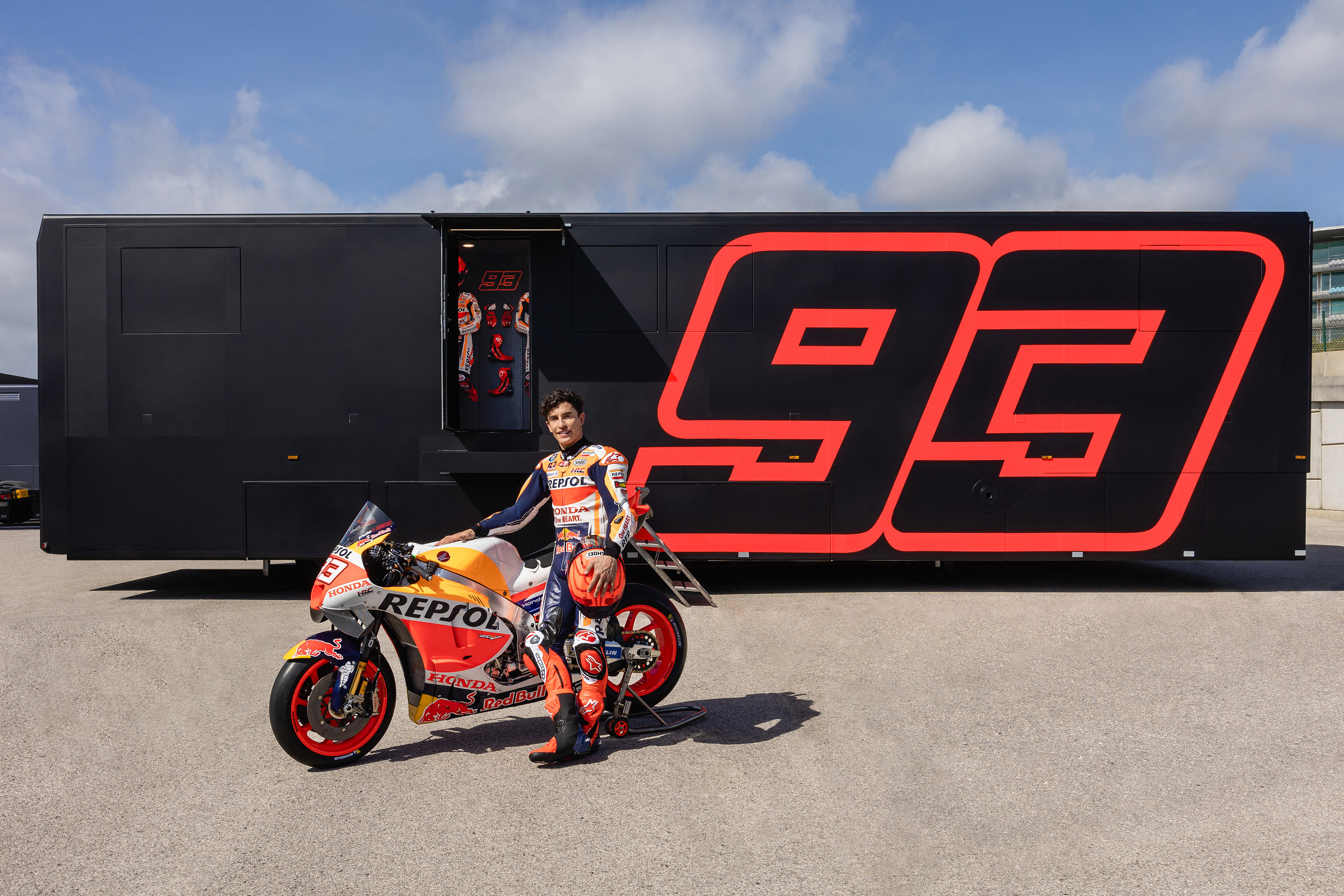 Marc Márquez será anfitrião na Airbnb para uma estadia única na  autocaravana da sua equipa durante o Gran Premi da Catalunha de MotoGP™