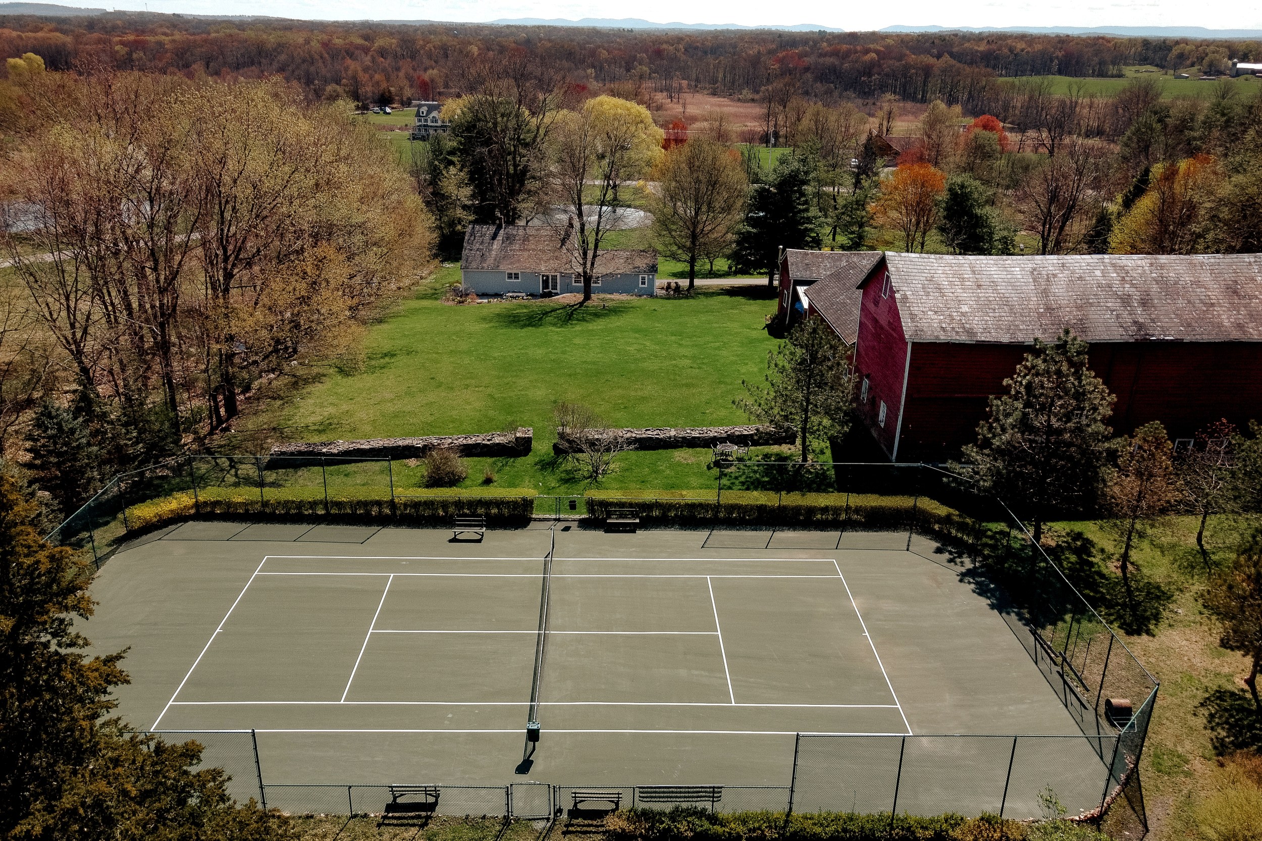 Private tennis court in a New York listing