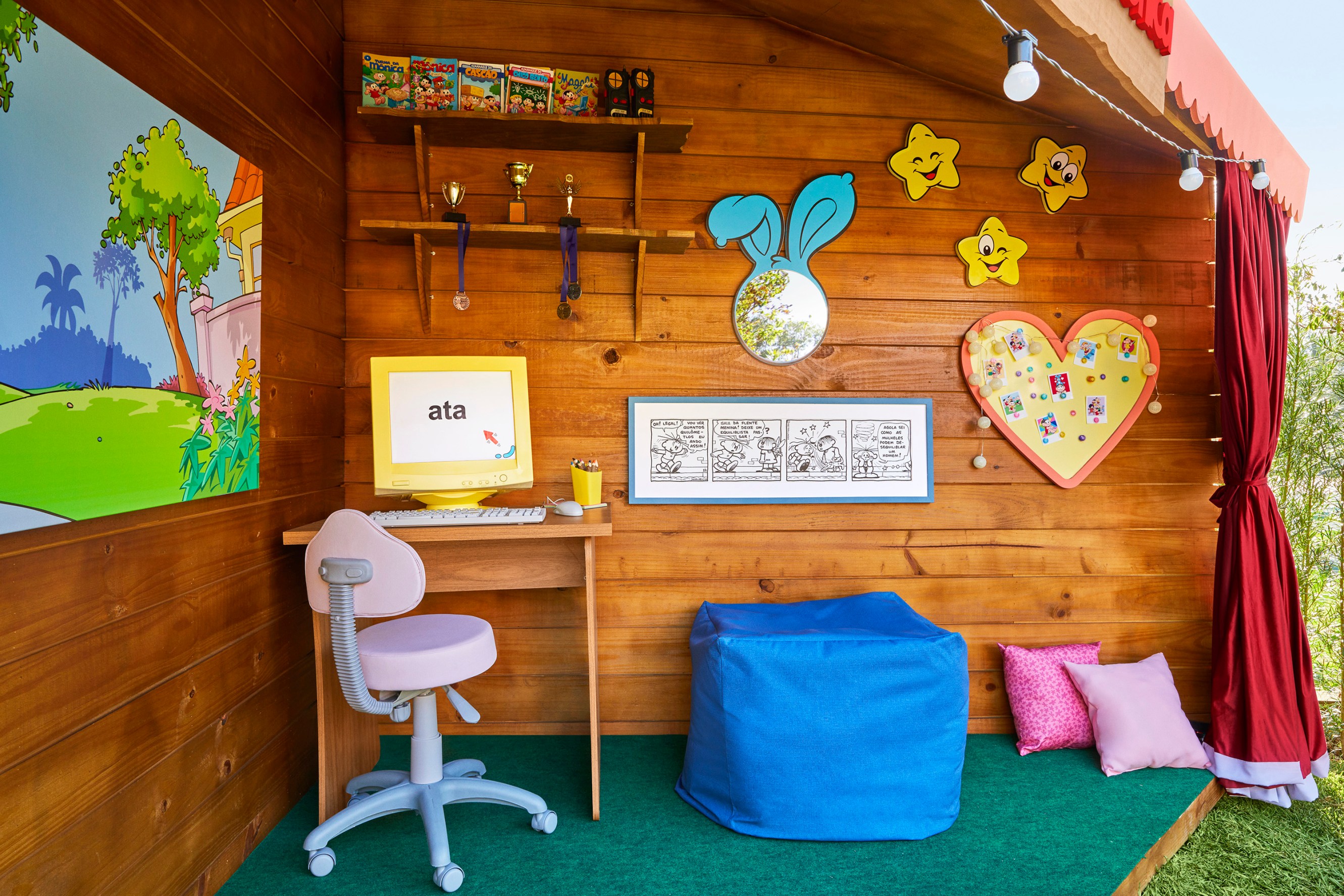 Monica celebrates her 60th birthday and brings her world to Airbnb