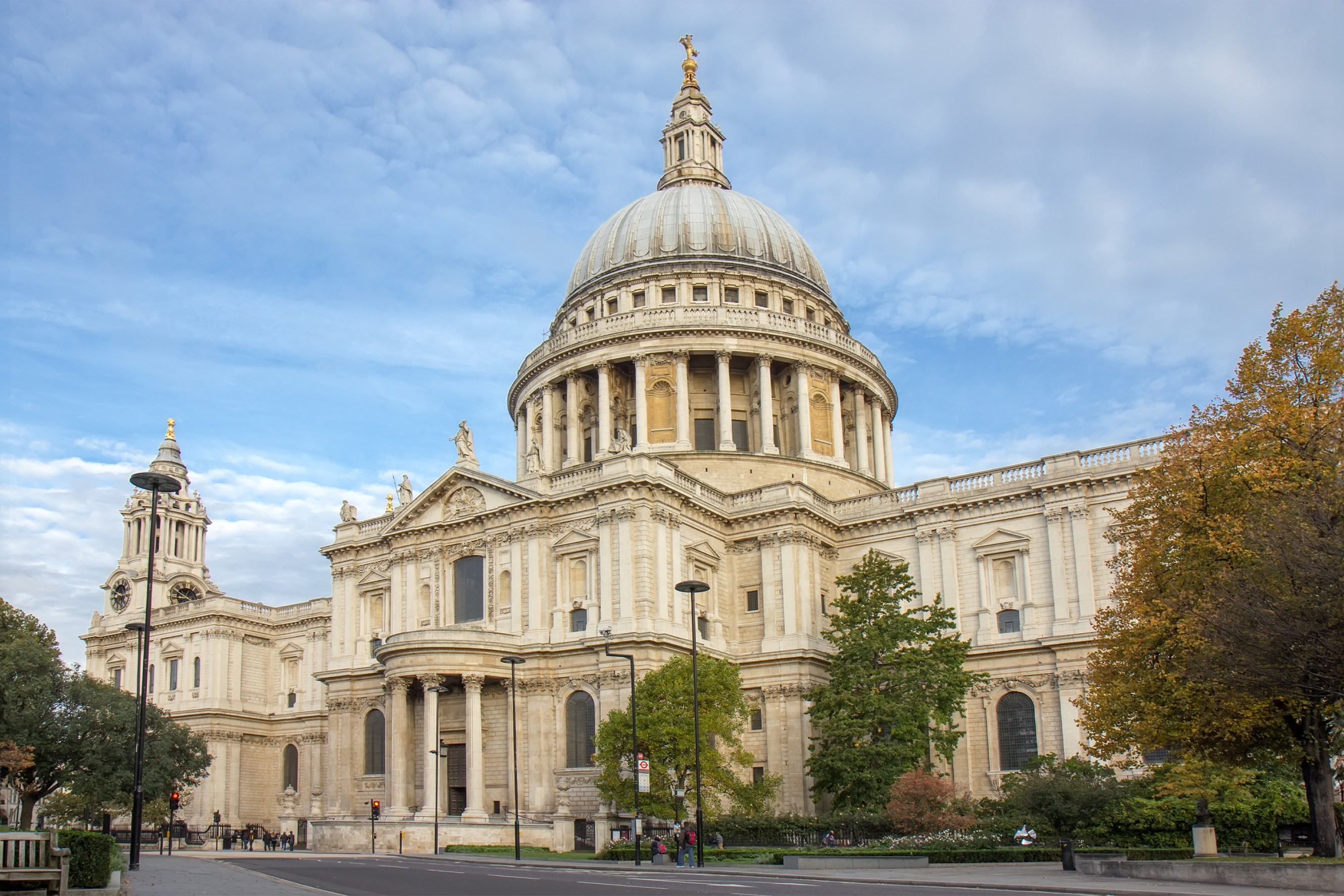 Exterior view of St Paul's Cathedral in London