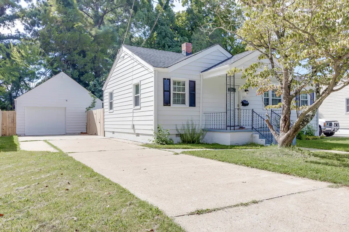 Cottage with white exterior