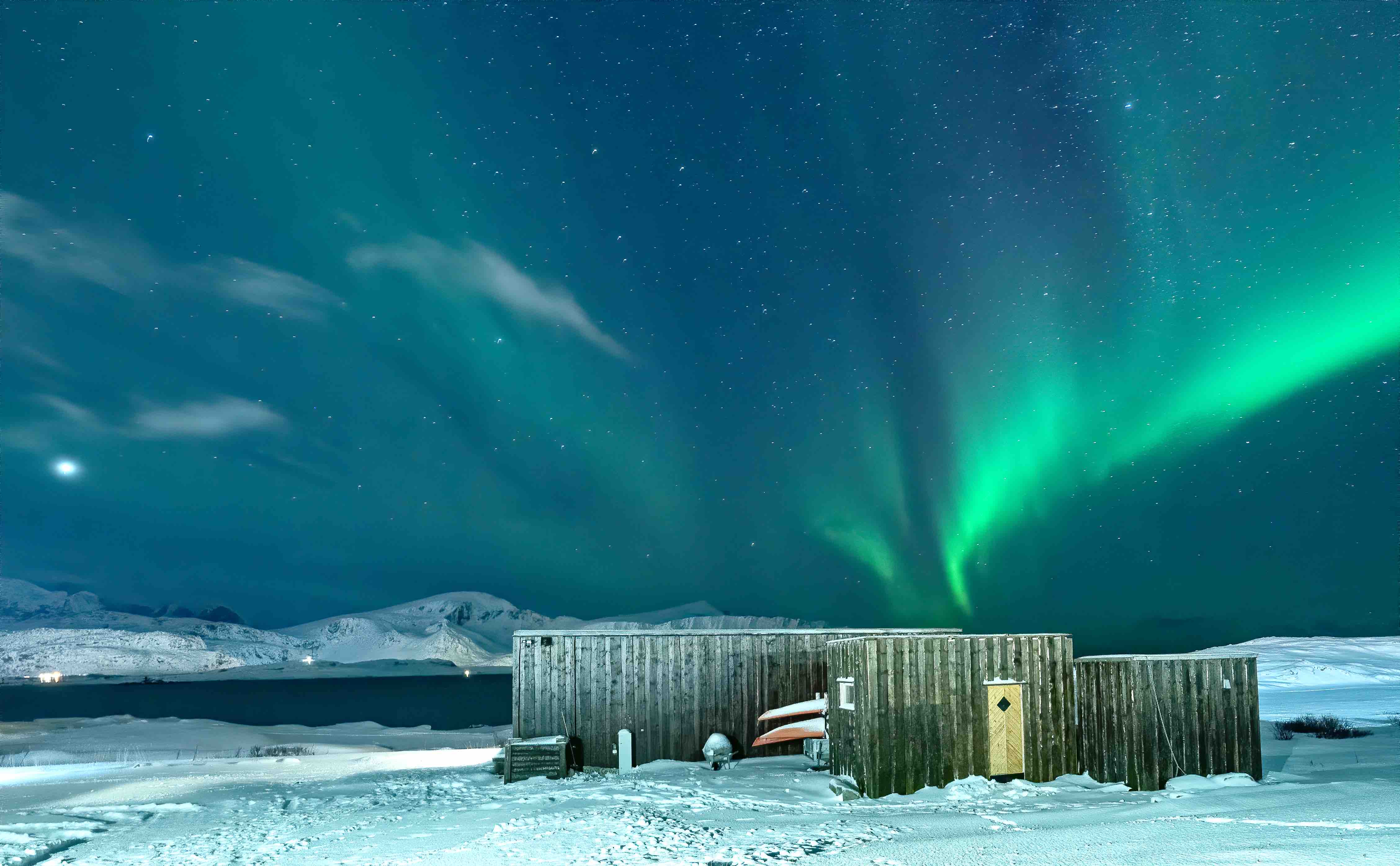 Containerhouse with Northern Lights view