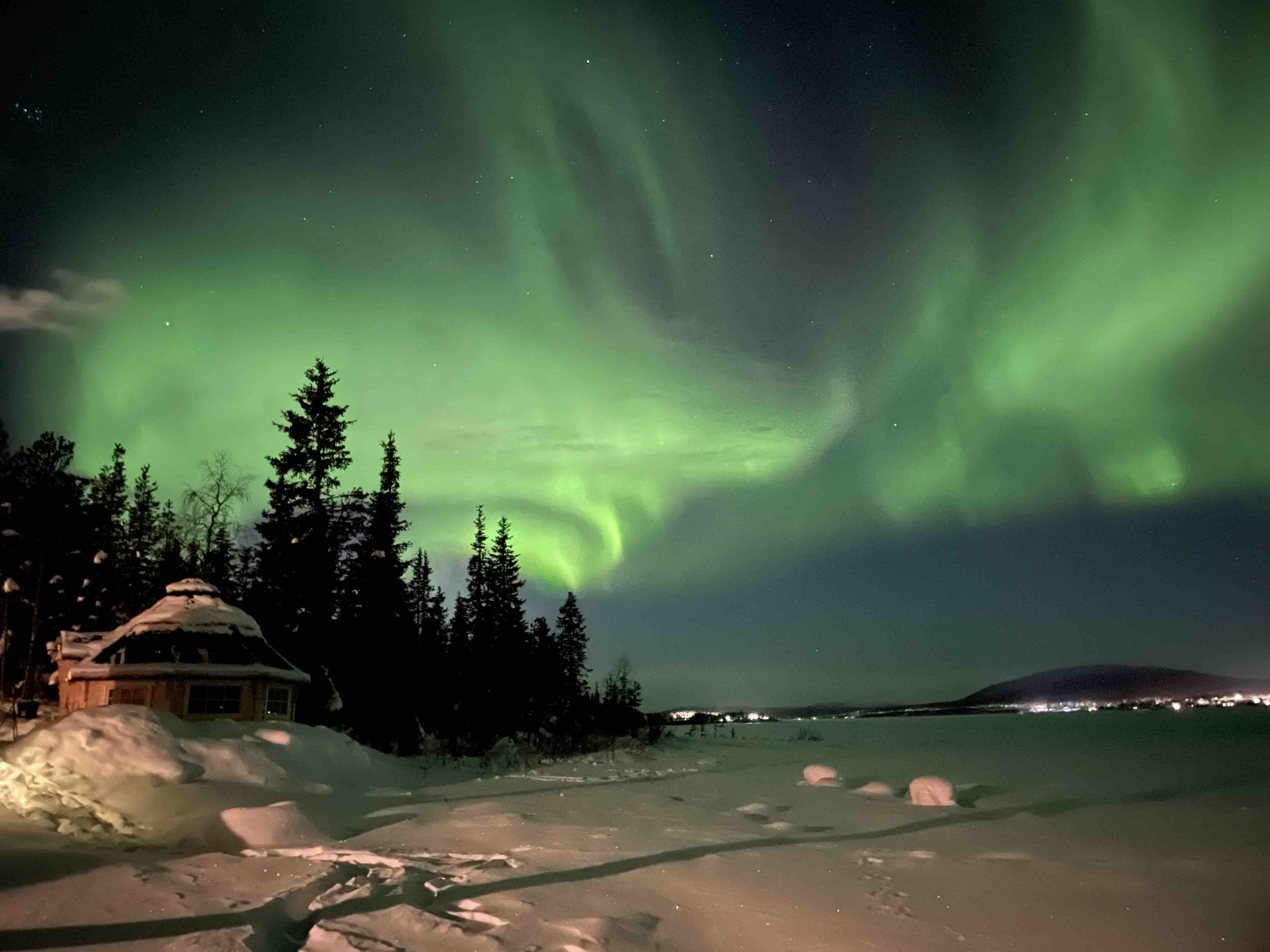 Hut with Northern Lights views