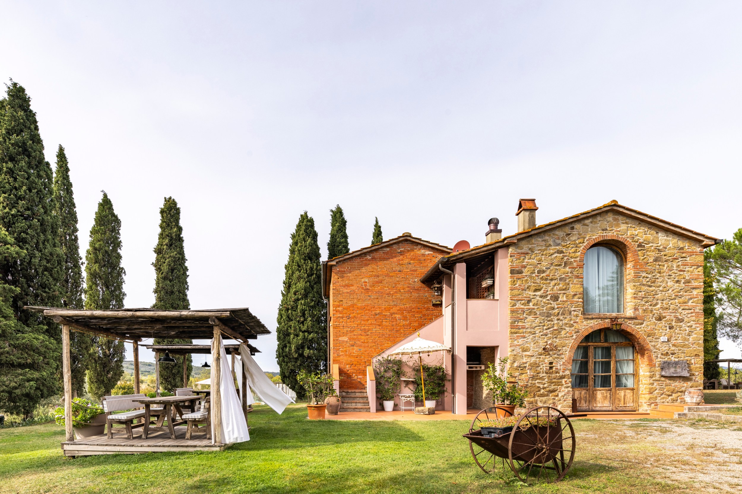 Storico fienile in agriturismo ad Arezzo (1)